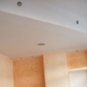 Rénovation plafond peinture blanche